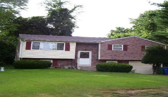 8 Jaybee Drive, Bloomfield, CT 06002 