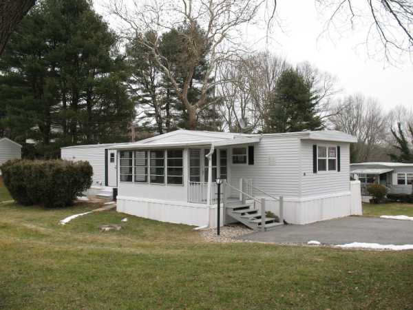 411 Old Colchester Road, Uncasville, CT 06382 