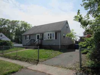 19 Deerfield Avenue, East Hartford, CT 06108 
