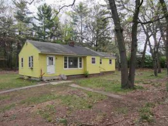 69 Raffia Rd, Enfield, CT 06082 