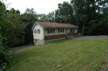 14 Clayton Road, Danbury, CT 06811 