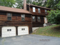 17 Springwood Dr, Trumbull, CT 06611 