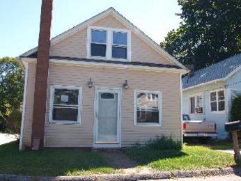 23 Uncas Ave, Quaker Hill, CT 06375 