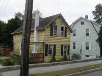 287 Niantic River Rd, Waterford, CT 06385 