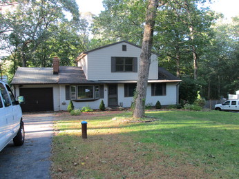 17 Iron St, Ledyard, CT 06339 