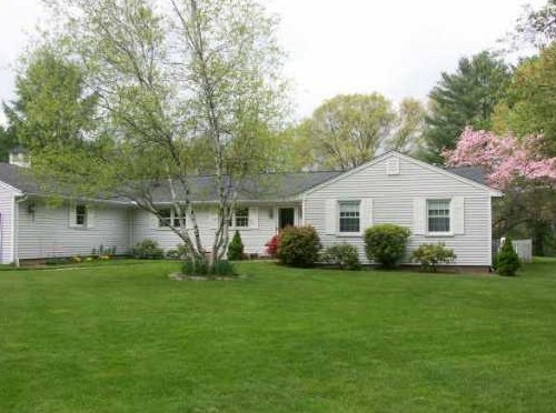 41 Scuppo Rd, Woodbury, CT 06798 