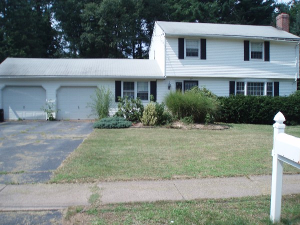 20 Rustic Ln, East Hartford, CT 06118 