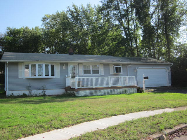 129 Sassacus Dr, Milford, CT 06460 