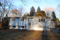 8 Meetinghouse Ln, Ledyard, CT 06339 