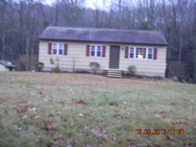 34 Lakeview Terrace, Newtown, CT 06482 