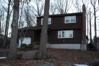 40 Stoney Wood Dr, Niantic, CT 06357 
