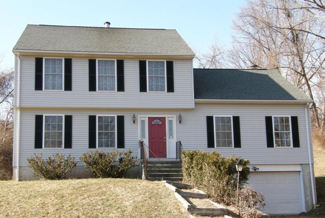 190 Country Hills Rd, Hamden, CT 06514 