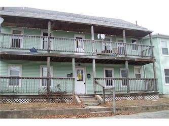 53 Smith St, Putnam, CT 06260 