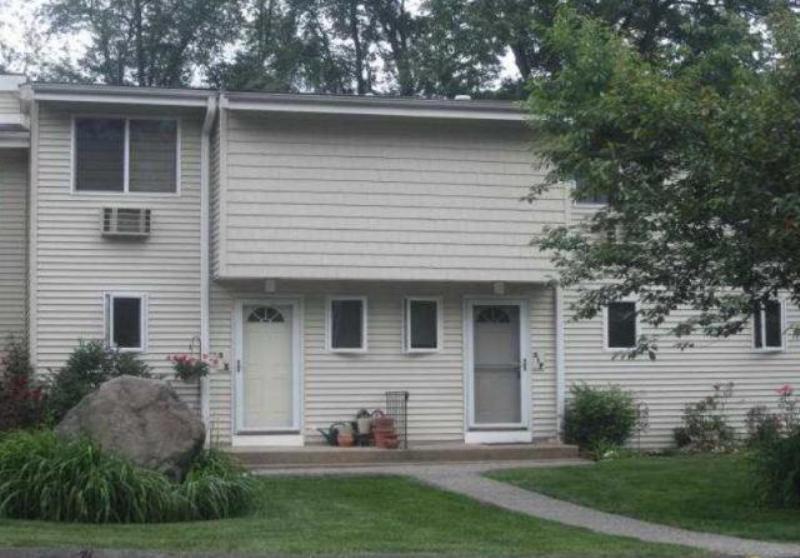 220 Main Street Unit 2F, New Hartford, CT 06057 