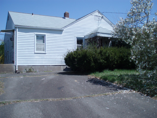 20 Millbrook Dr., East Hartford, CT 06118 