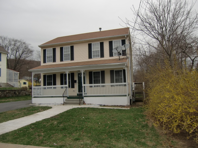 22 Millard St, Torrington, CT 06790 
