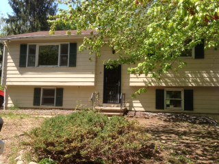 15 Austin Street, Waterford, CT 06385 