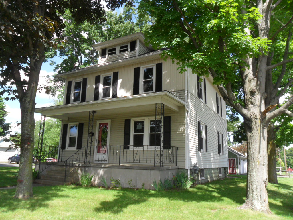 15 N Main St, Windsor Locks, CT 06096 