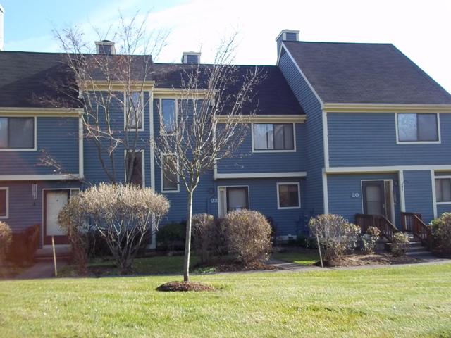 22 Wild Rose Court, Bloomfield, CT 06002 