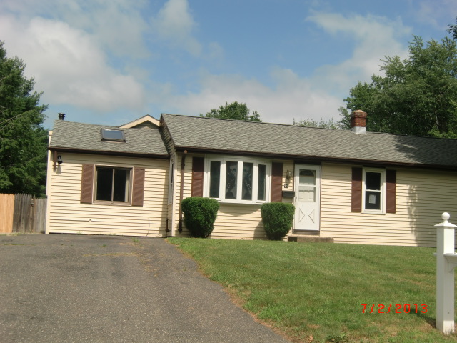 33 Ronald Rd, Terryville, CT 06786 