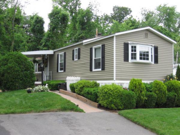 28 Brookside Drive, Southington, CT 06489 