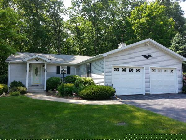 21 Hillcrest Drive, Uncasville, CT 06382 