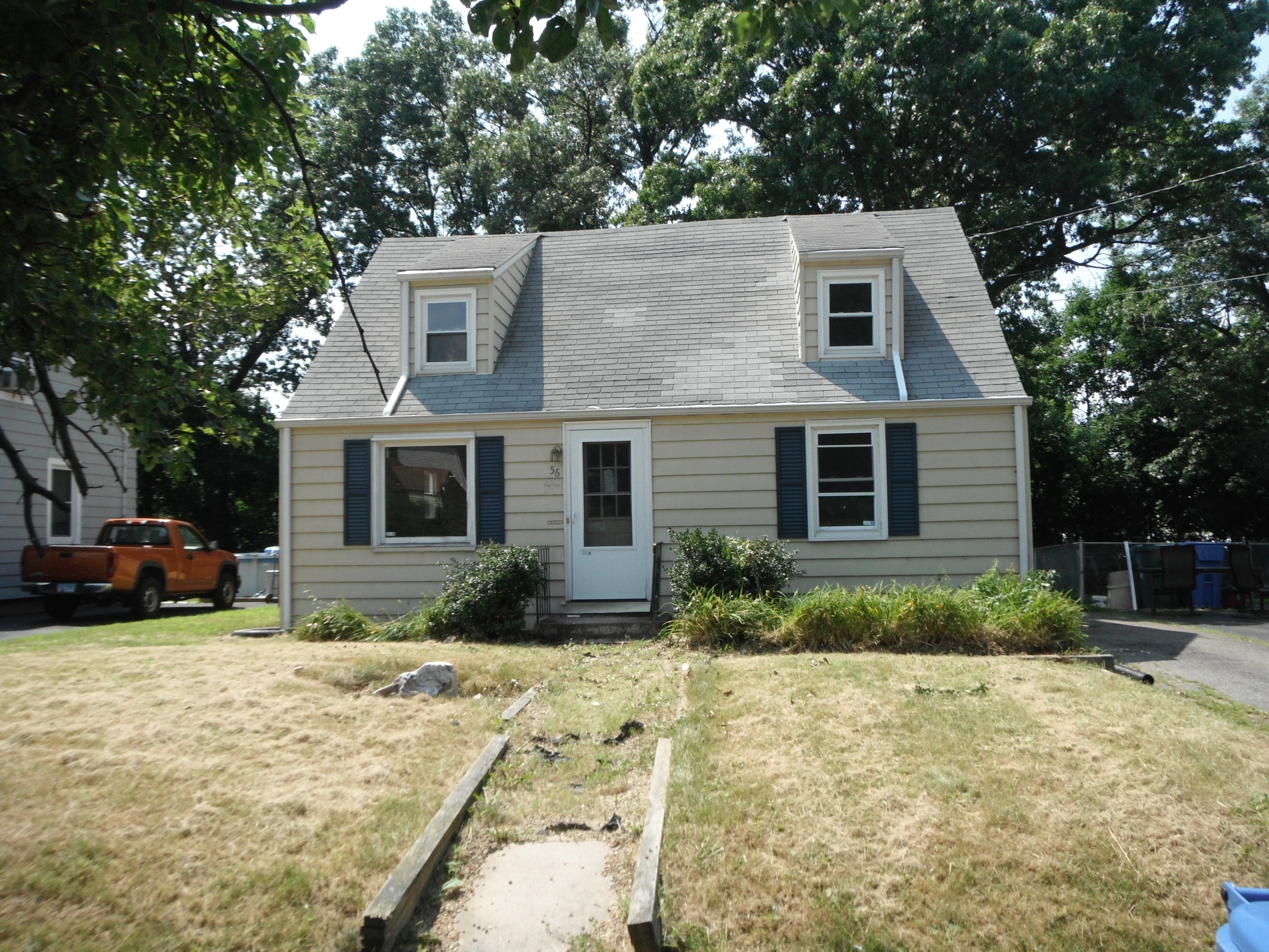 56 Hawthorne Street, Manchester, CT 06040 