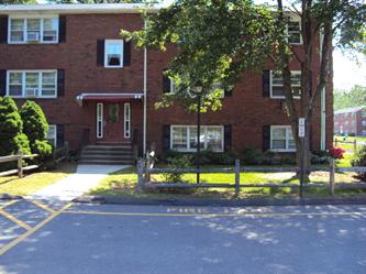 73 Briarwood Ln, Branford, CT 06405 