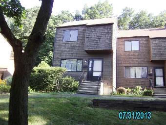 66 Hampton Park, Branford, CT 06405 