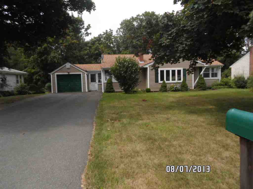 87 Gwen Rd, Meriden, CT 06451 