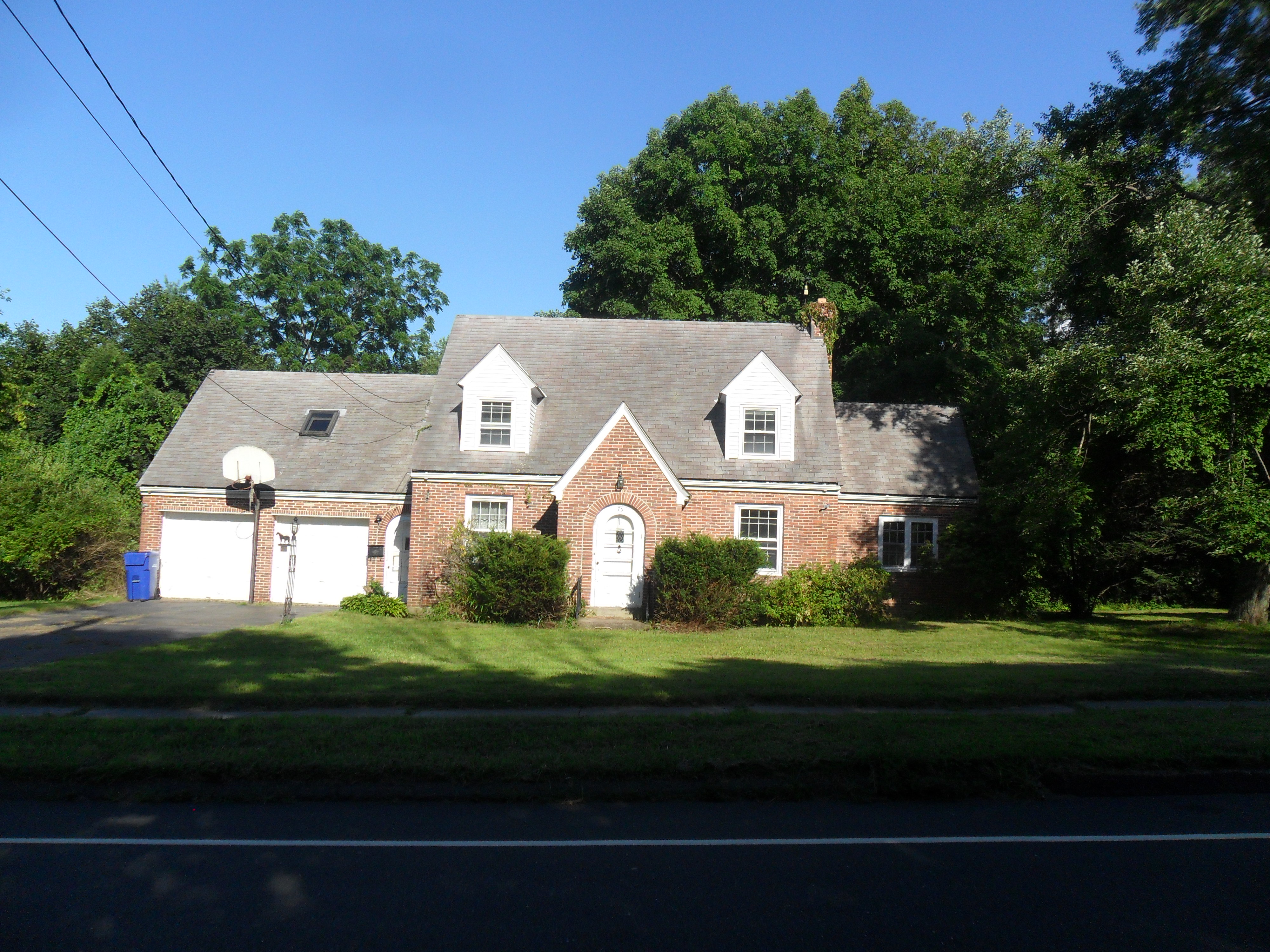 76 Prospect St, Bloomfield, CT 06002 