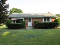 19 Elaine St, Jewett City, CT 06351 