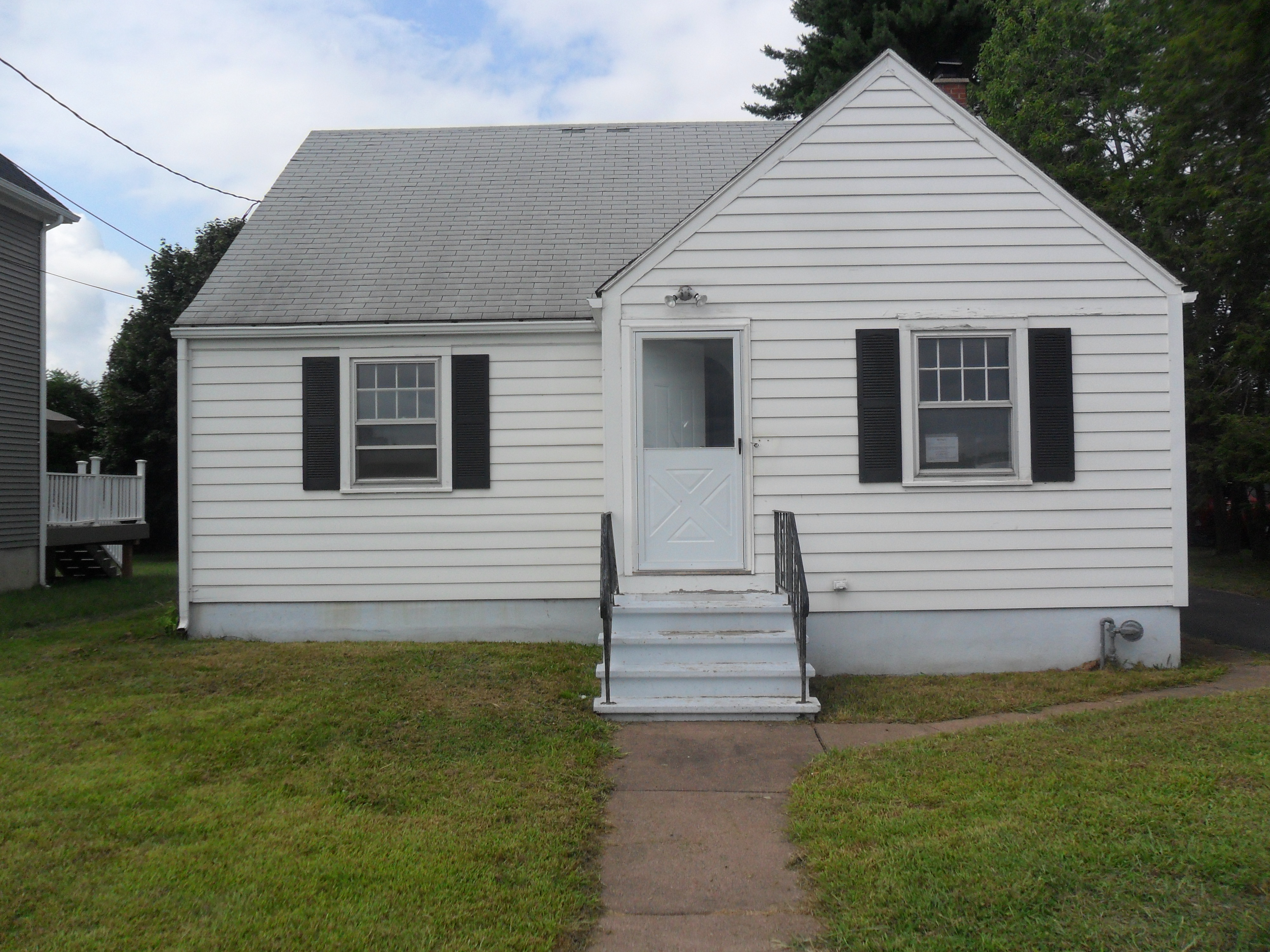 596 Silver Lane, East Hartford, CT 06118 