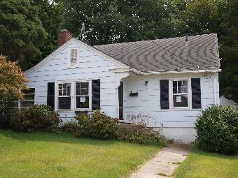 22 Greenway Road, New London, CT 06320 