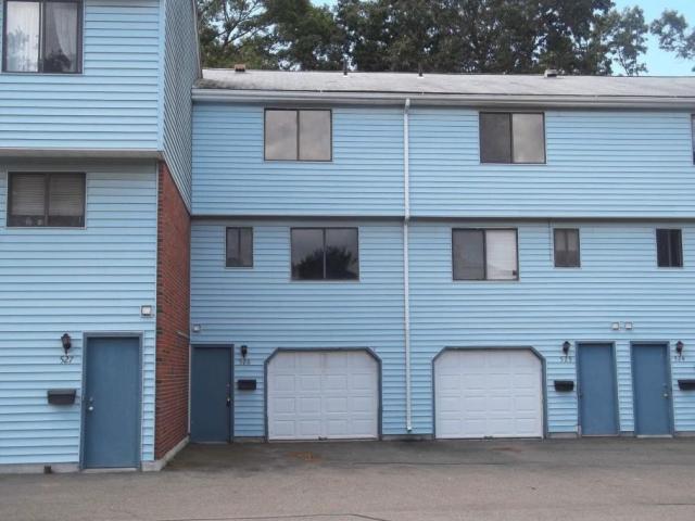 526 Blackstone Village, Meriden, CT 06450 