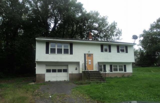 25 Damien Road, Branford, CT 06405 