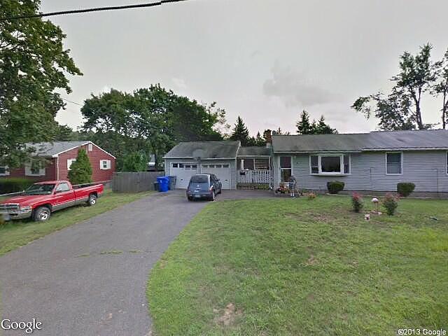 Cora St, Enfield, CT 06082 