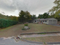 Edgewood Cir, Southington, CT 06489 