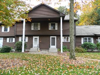 24 Woodside Xing, Enfield, CT 06082 