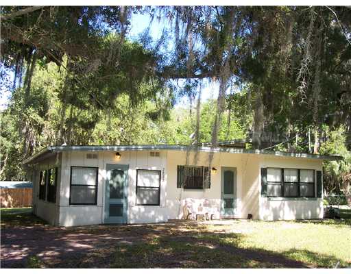 2822 CR 426A, Lake Panasoffkee, FL 33538 
