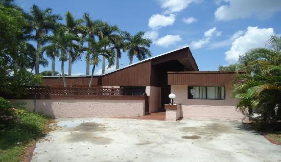 1001 Northeast 204th Lane #b2, Miami, FL 33179 