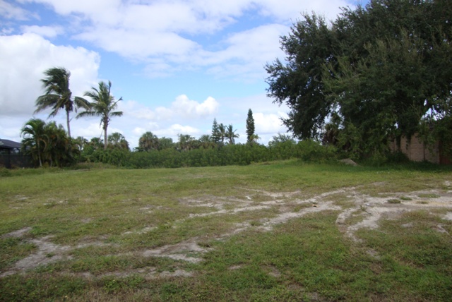 1309 EVEREST PKWY, CAPE CORAL, FL 33904 