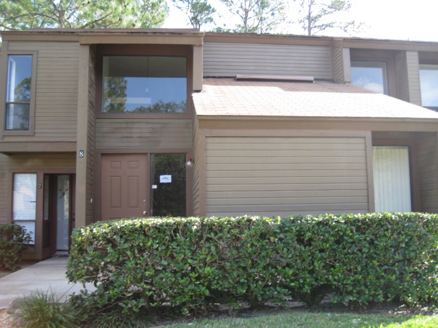8 SHERBURY CT, PALM COAST, FL 32137 