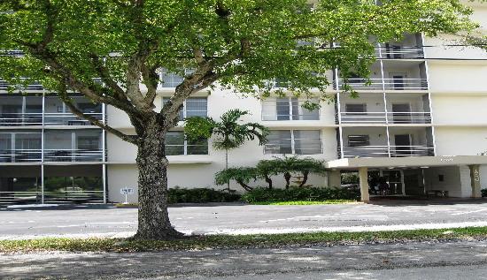 1750 Norhteast 115 Street #205, Miami, FL 33181 