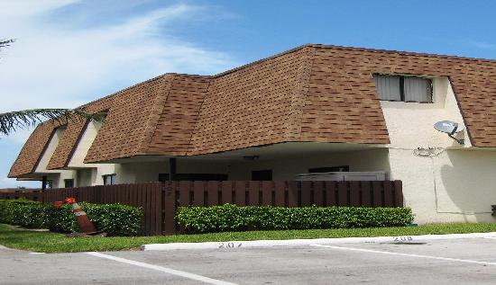 205 San Remo Boulevard, North Lauderdale, FL 33068 