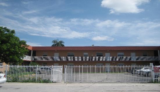 1265 West 24th Street, Hialeah, FL 33010 