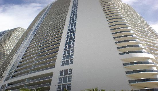 1850 South Ocean Drive # 609, Hallandale, FL 33009 