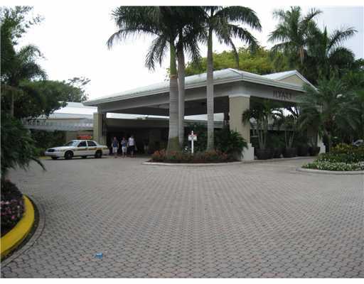 250  RACQUET CLUB RD, WESTON, FL 33326 