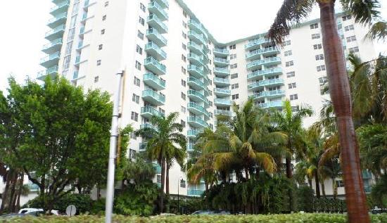 3901 S Ocean Dr Bldg C-2d, Hollywood, FL 33019 