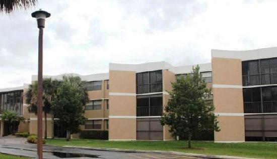 16400 Golf Club Road Apartment 111, Weston, FL 33326 